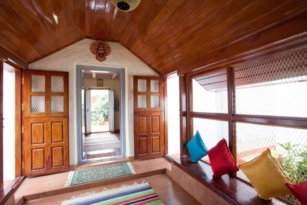 Sardar Bahadur's Heritage Bungalow Estate Stay Napoklu Bagian luar foto