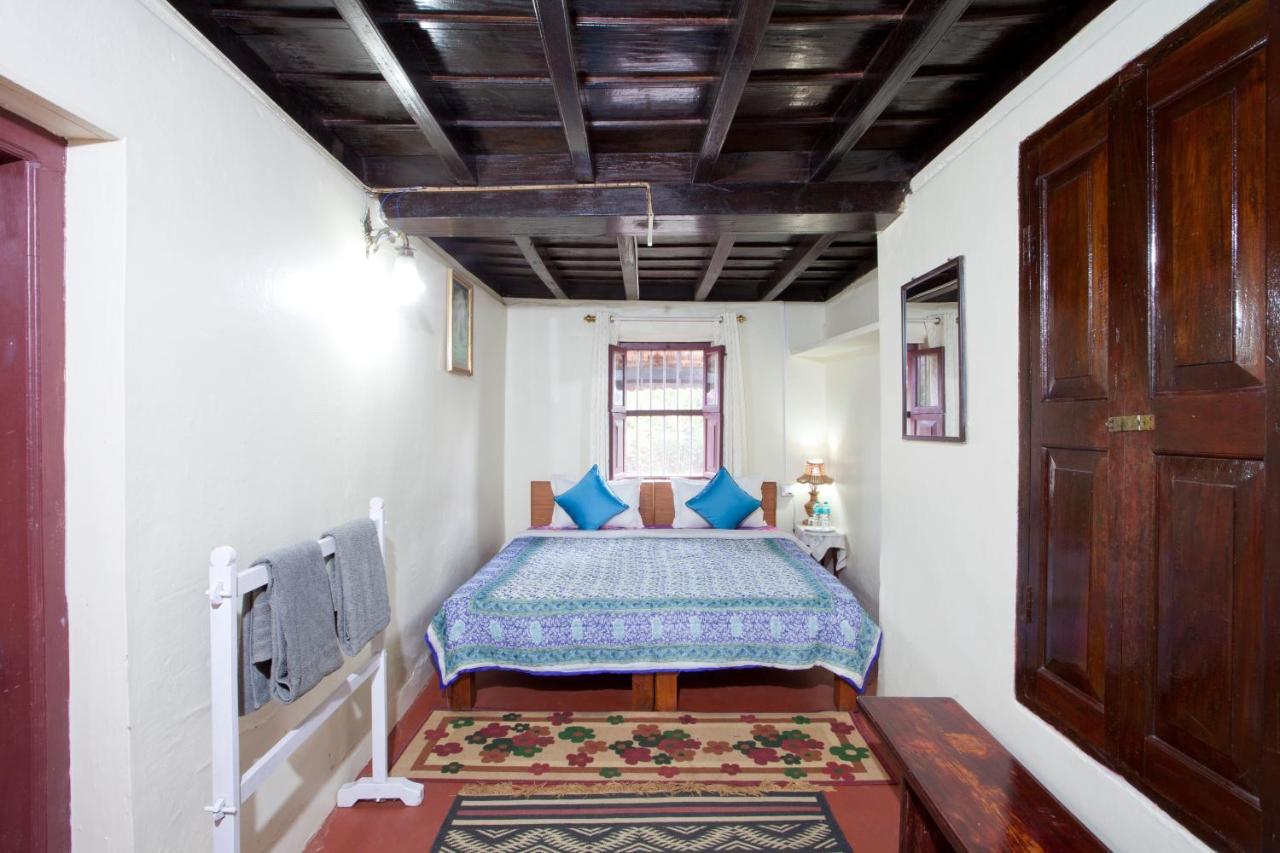 Sardar Bahadur's Heritage Bungalow Estate Stay Napoklu Bagian luar foto