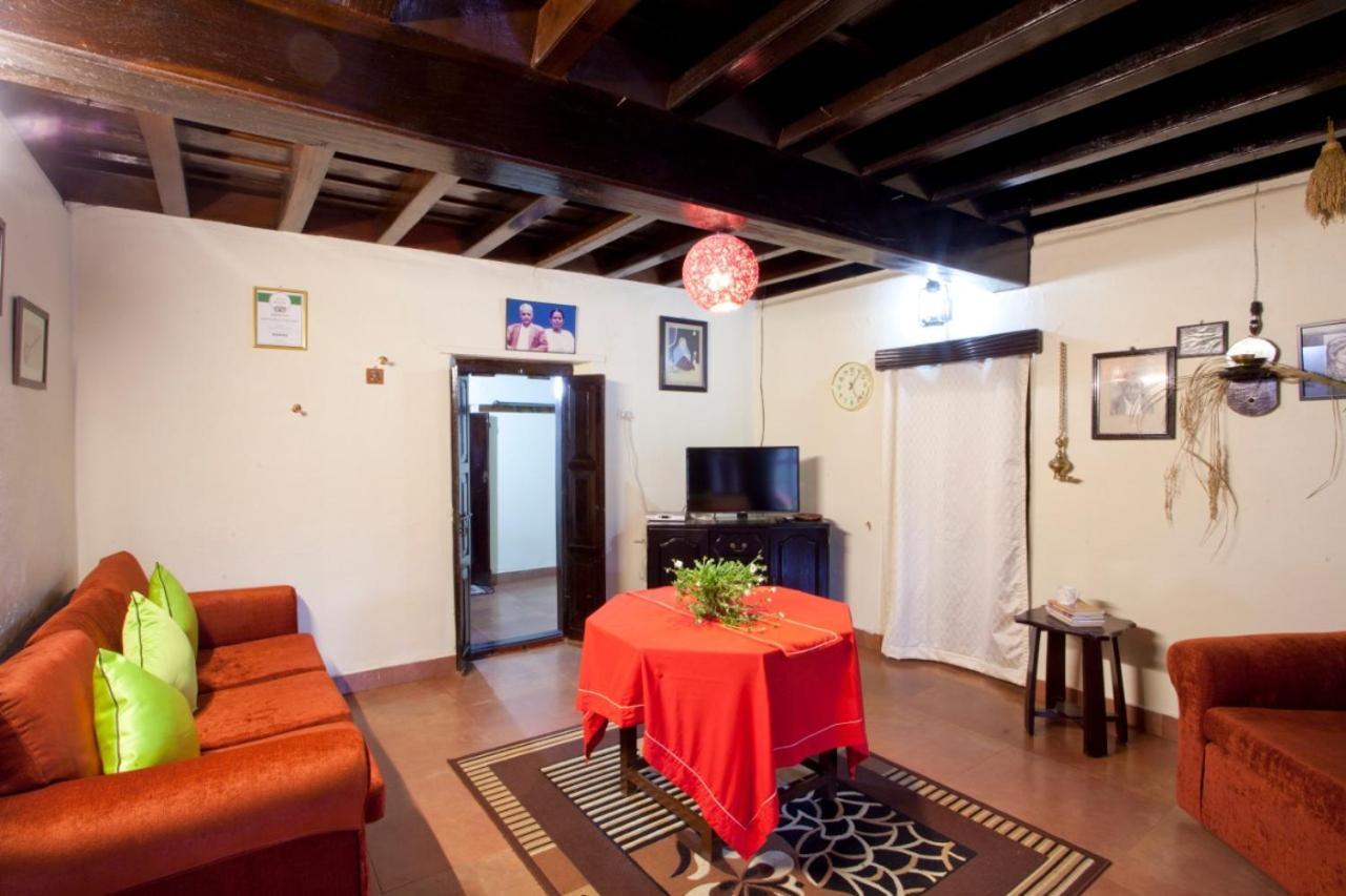 Sardar Bahadur's Heritage Bungalow Estate Stay Napoklu Bagian luar foto