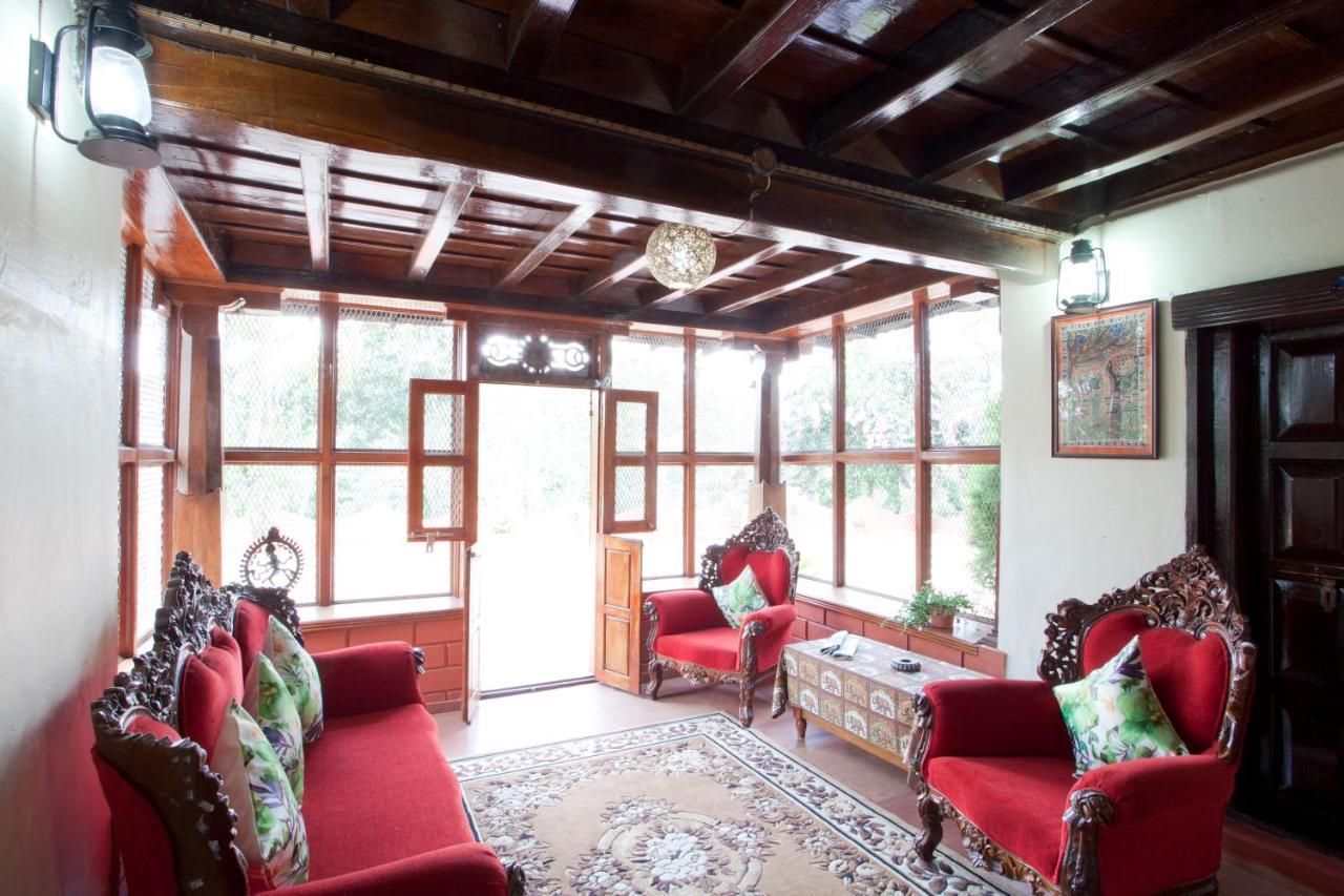 Sardar Bahadur's Heritage Bungalow Estate Stay Napoklu Bagian luar foto