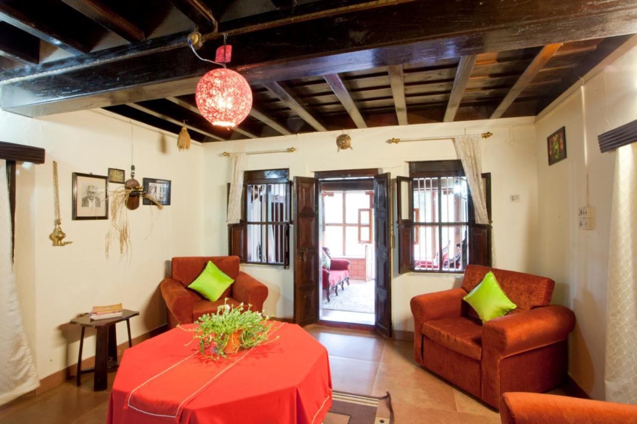Sardar Bahadur's Heritage Bungalow Estate Stay Napoklu Bagian luar foto