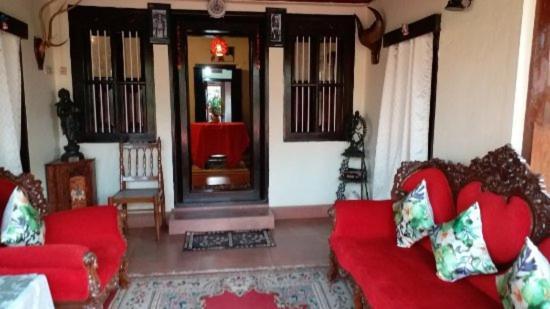 Sardar Bahadur's Heritage Bungalow Estate Stay Napoklu Bagian luar foto