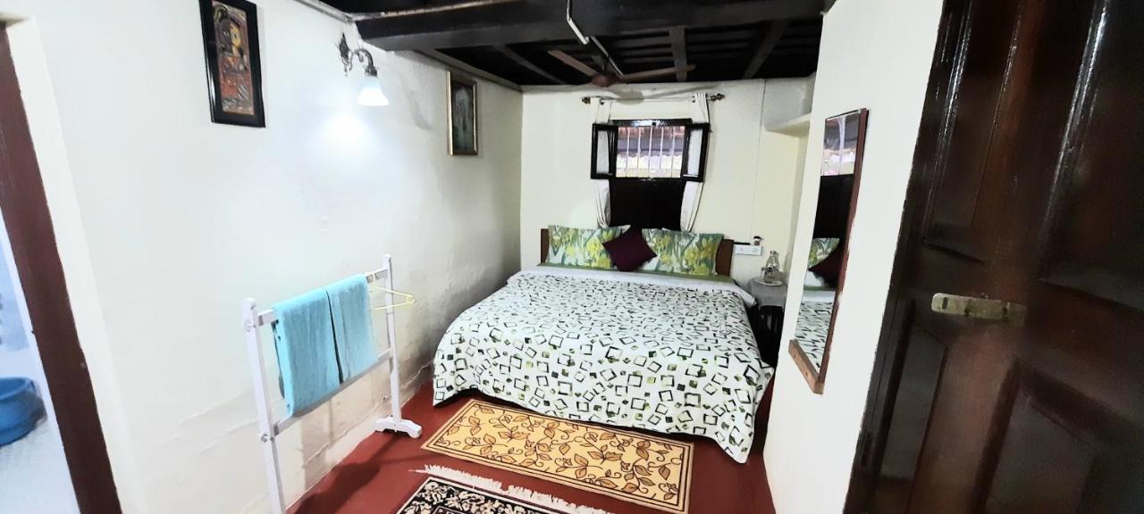 Sardar Bahadur's Heritage Bungalow Estate Stay Napoklu Bagian luar foto