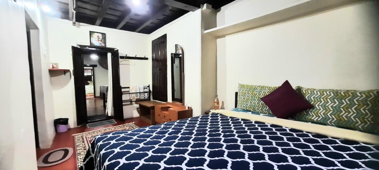 Sardar Bahadur's Heritage Bungalow Estate Stay Napoklu Bagian luar foto