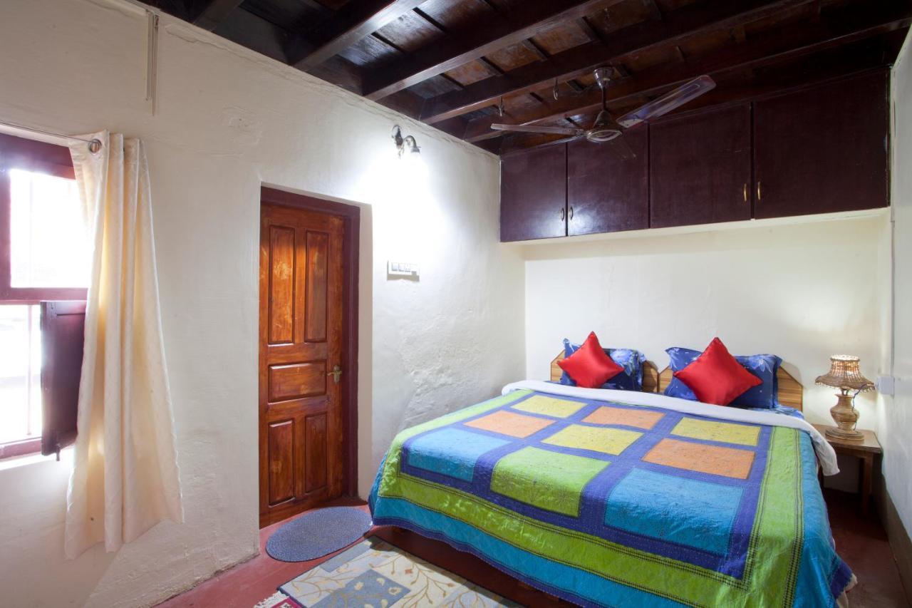 Sardar Bahadur's Heritage Bungalow Estate Stay Napoklu Bagian luar foto
